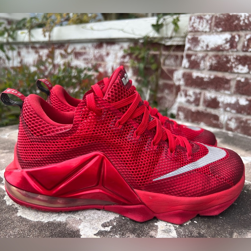 Nike LeBron 12 XII Low UNIVERSITY RED Mens Size 7.5 724557-616